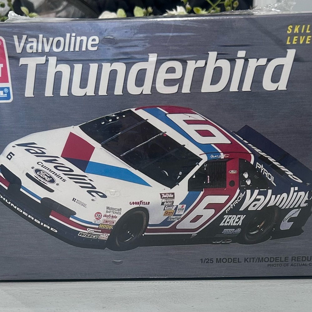 Valvoline Thunderbird Racing Car Model Kit - White, Red, Blue